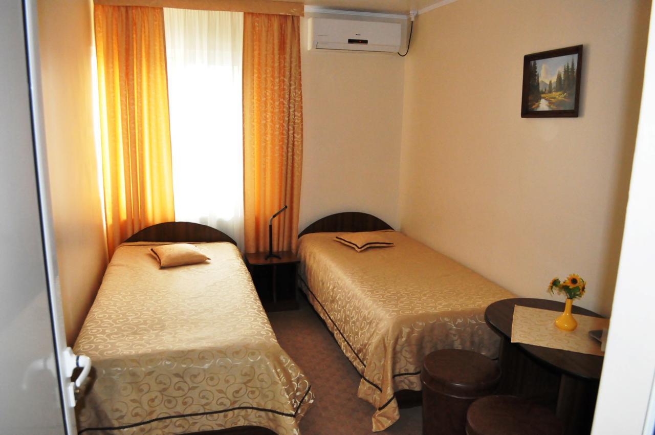Hotel Andrei Cimpia Turzii Exterior photo